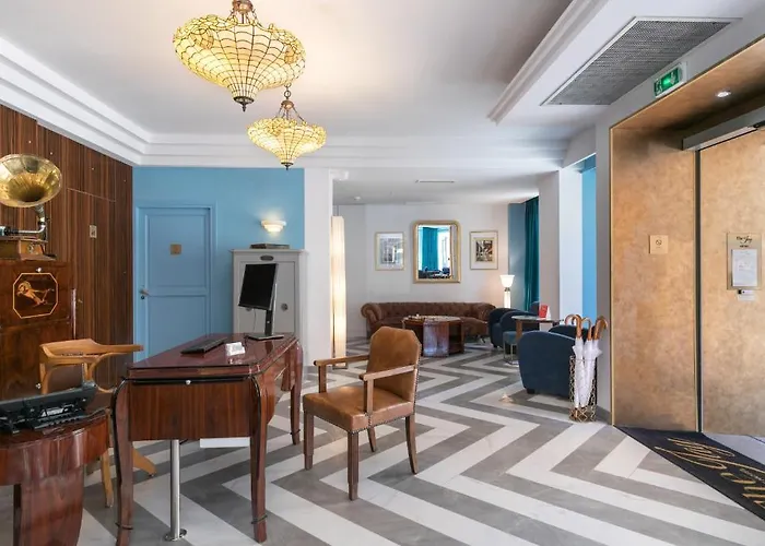 The Jay By Happyculture 4* Nice