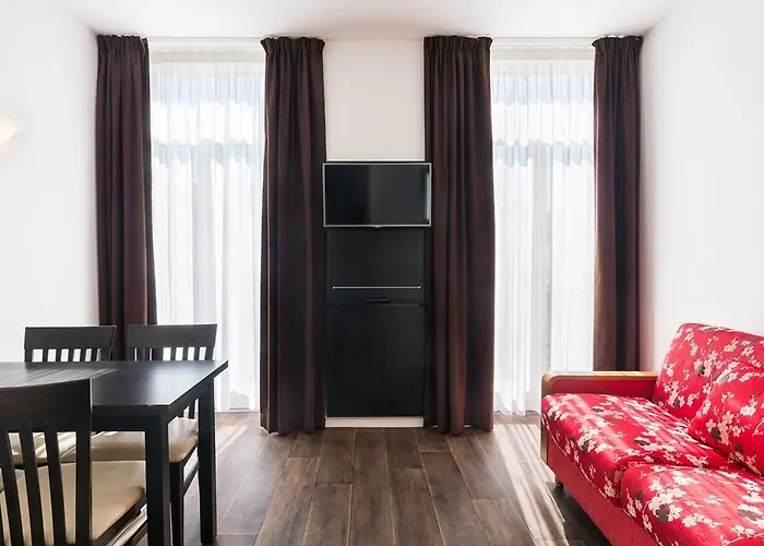 The Jay By Happyculture 4* Nice